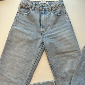 Abercrombie&Fitch high rise straight leg jeans